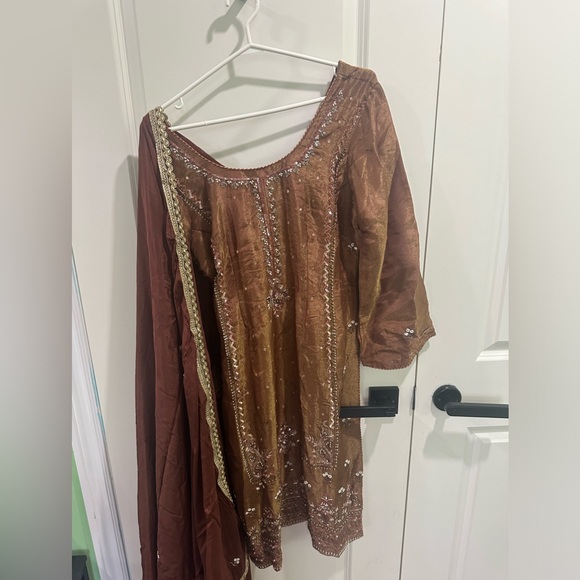 Brown sharara suit - Picture 2 of 4